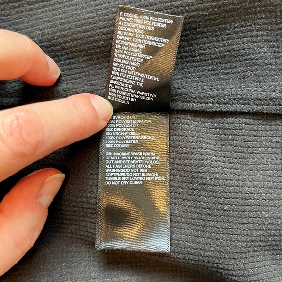 The North Face Black Soft Shell Women's Zip up Jacket with Hershey's Emblem - Picture 8 of 10